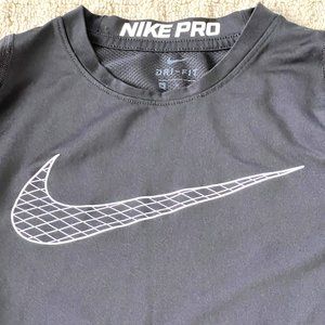 Nike Pro Dri-Fit Boys Short Sleeve Shirt - Size Medium